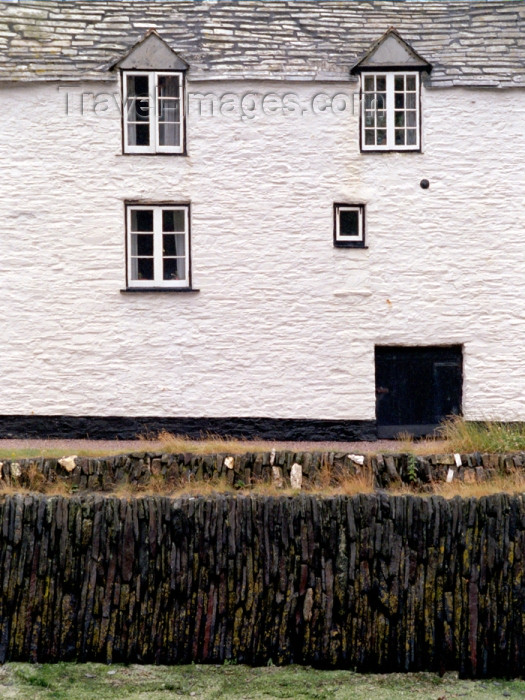 england284: England - Boscastle (Cornwall): Cornish cottage (photo by T.Marshall) - (c) Travel-Images.com - Stock Photography agency - Image Bank