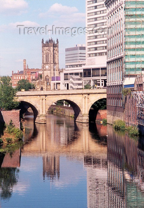 england52: Manchester, North West, England: the Irwell river - bridge and cathedral - photo by M.Torres - (c) Travel-Images.com - Stock Photography agency - Image Bank