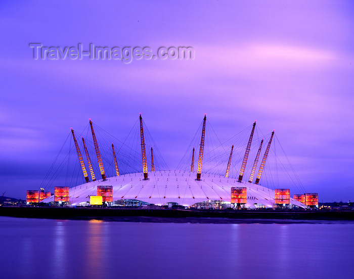 england532: Greenwich, London, England: Millennium Dome - giant steel and tensioned fabric tent - architect Richard Rogers - O2 entertainment district - Greenwich Peninsula - photo by A.Bartel - (c) Travel-Images.com - Stock Photography agency - Image Bank