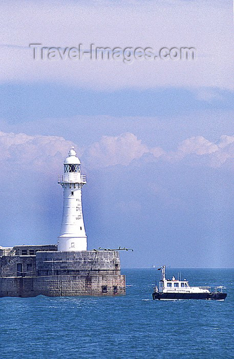 england67: England (UK) - Dover (Kent): lighthouse and breakwater - photo by J.Banks - (c) Travel-Images.com - Stock Photography agency - Image Bank