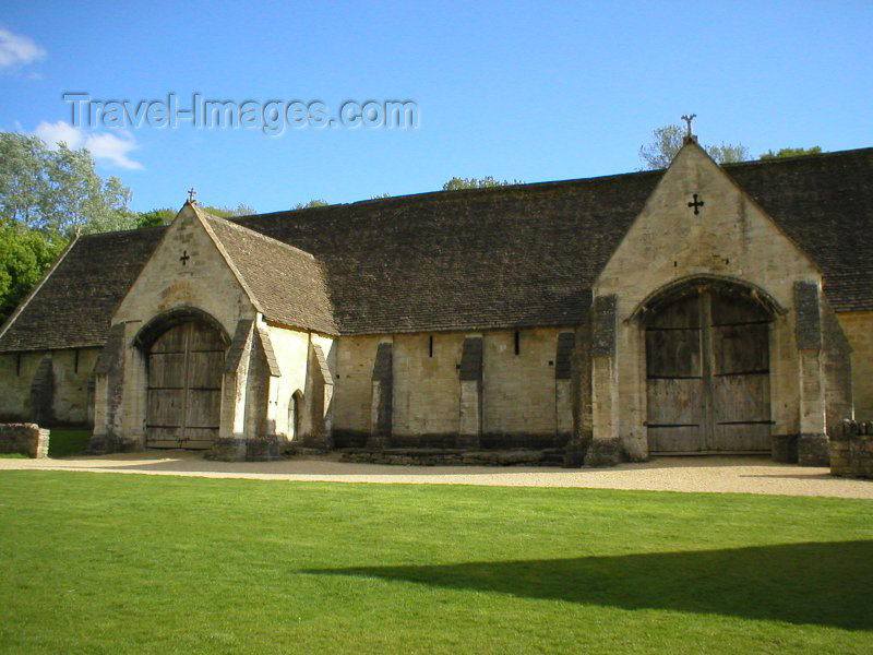 england77: Bradford-On-Avon (Wiltshire): the Tythe Barn - photo by N.Clark - (c) Travel-Images.com - Stock Photography agency - Image Bank