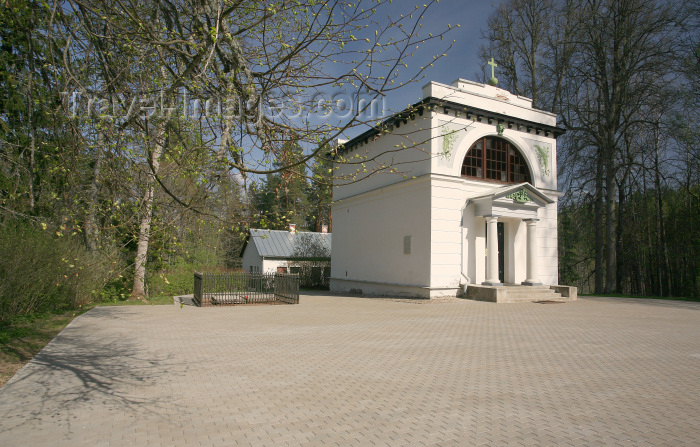 estonia120: Estonia - Eesti - Jogeveste - Valgamaa:  Mikhail Bogdanovich Barclay de Tolly mausoleum - Russian Field Marshal and Minister of War during Napoleon's invasion of Russia - photo by A.Dnieprowsky - (c) Travel-Images.com - Stock Photography agency - Image Bank