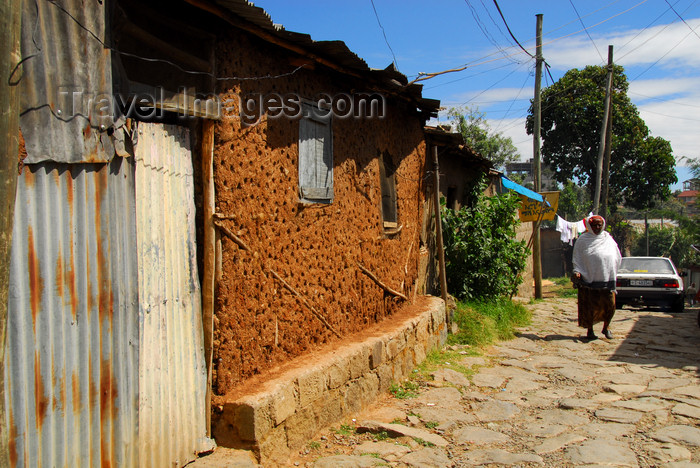 ethiopia21: Addis Ababa, Ethiopia: mud house - shanty town near Jomo Kenyatta avenue - photo by M.Torres - (c) Travel-Images.com - Stock Photography agency - Image Bank