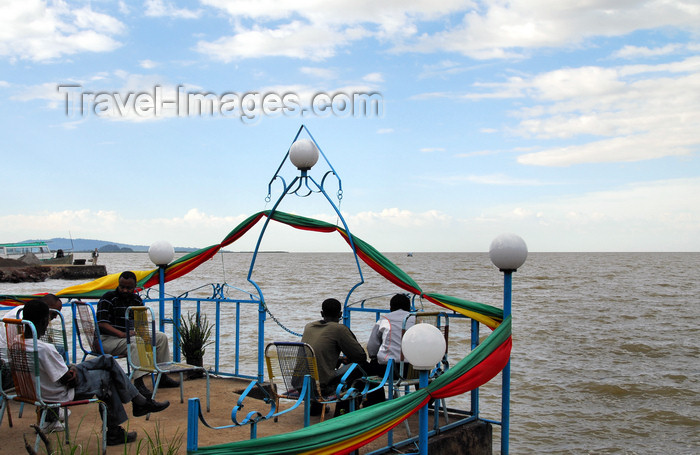 ethiopia416: Bahir Dar, Amhara, Ethiopia: relaxing on the bank of lake Tana - photo by M.Torres - (c) Travel-Images.com - Stock Photography agency - Image Bank