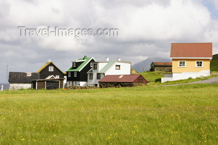 faeroe26: Elduvik village, Eysturoy island, Faroes: field and village houses - photo by A.Ferrari - (c) Travel-Images.com - Stock Photography agency - Image Bank