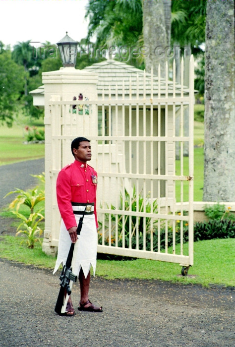 fiji1: Suva, Viti Levu island, Fiji - Central Division: Guard on duty outside the Parliament building - soldier in a skirt - photo by R.Eime - (c) Travel-Images.com - Stock Photography agency - Image Bank