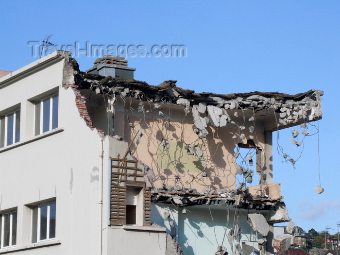 france1301: Le Havre, Seine-Maritime, Haute-Normandie, France: remains of conctre slabs of a partly demolished building - Normandy - photo by A.Bartel - (c) Travel-Images.com - Stock Photography agency - Image Bank