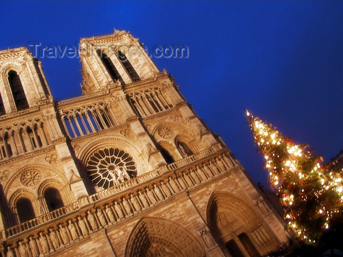 france155: France - Paris: Notre Dame - western façade and entrance - Unesco world heritage site - photo by K.White - (c) Travel-Images.com - Stock Photography agency - Image Bank