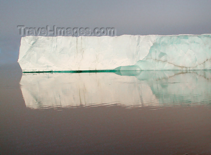 franz-josef30: Franz Josef Land Greenish Iceberg - Arkhangelsk Oblast, Northwestern Federal District, Russia - photo by Bill Cain - (c) Travel-Images.com - Stock Photography agency - Image Bank