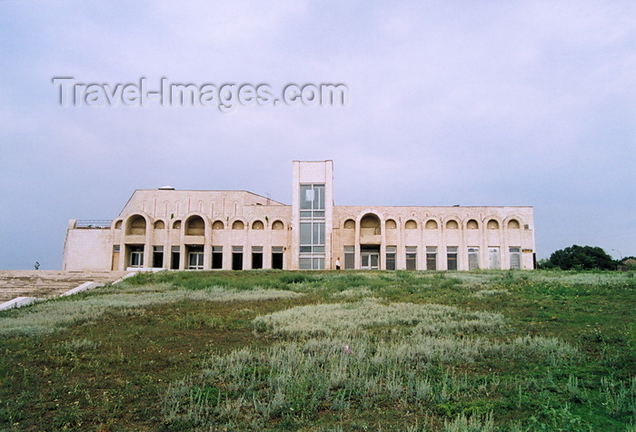 gagauzia12: Vulcanesti, Gagauzia, Moldova: arches - Soviet architecture of the 1980s - photo by M.Torres - (c) Travel-Images.com - Stock Photography agency - Image Bank