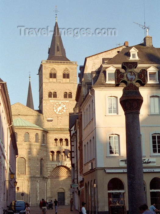 germany131: Germany / Deutschland - Trier: cross and the Cathedral of St. Peter - Trierer Dom - Hoher Dom - Hohe Domkirche St. Peter zu Trier - photo by M.Bergsma - (c) Travel-Images.com - Stock Photography agency - Image Bank