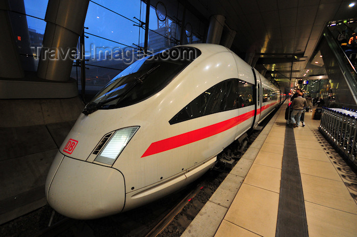 germany365: Frankfurt am Main, Germany: EuroCity train at the airport railway station - Flughafen Fernbahnhof - FRA - photo by M.Torres - (c) Travel-Images.com - Stock Photography agency - Image Bank