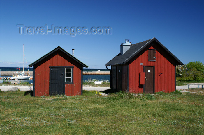 gotland102: Gotland island - Lickershamn: fishing village - red huts - photo by A.Ferrari - (c) Travel-Images.com - Stock Photography agency - Image Bank