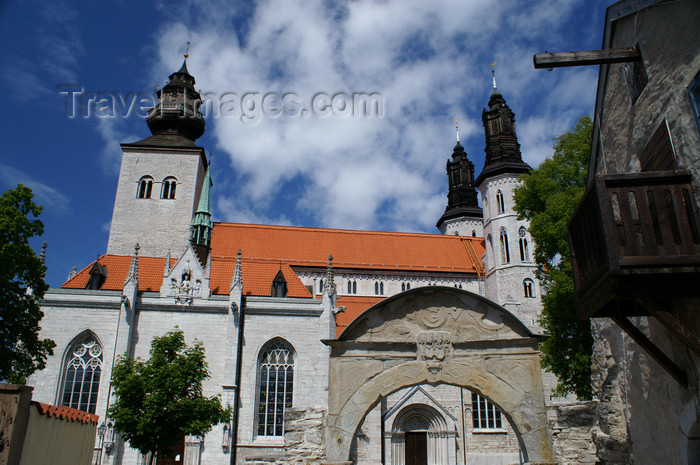 gotland109: Gotland - Visby: Sankta Maria Cathedral - external gate - photo by A.Ferrari - (c) Travel-Images.com - Stock Photography agency - Image Bank