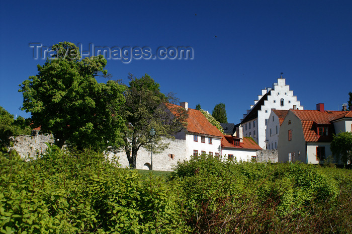 gotland78: Gotland - Visby: buildings outside Almedalen - photo by A.Ferrari - (c) Travel-Images.com - Stock Photography agency - Image Bank