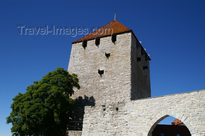 gotland79: Gotland - Visby: the Gunpowder Tower on the western wall surrounding old Visby - ringwall - UNESCO World Heritage Site - Ringmuren - Kruttornet - photo by A.Ferrari - (c) Travel-Images.com - Stock Photography agency - Image Bank