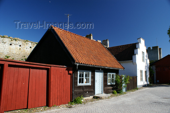gotland89: Gotland - Visby: garage and houses along Murgatan - photo by A.Ferrari - (c) Travel-Images.com - Stock Photography agency - Image Bank