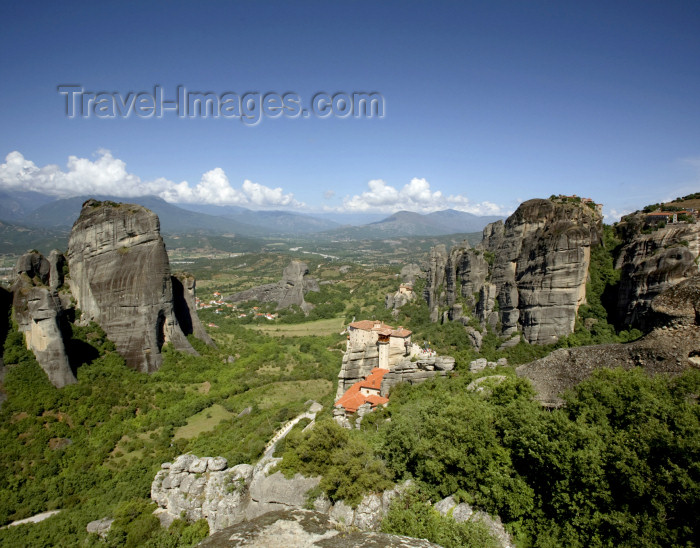 greece215: Greece - Meteora: Holy Monastery of Varlaam - UNESCO World Heritage Site - photo by A.Dnieprowsky - (c) Travel-Images.com - Stock Photography agency - Image Bank