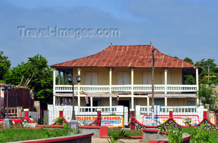 haiti48: Ouanaminthe / Juana Mendez, Nord-Est Department, Haiti: private school on the central square - College sur le Rocher - photo by M.Torres - (c) Travel-Images.com - Stock Photography agency - Image Bank