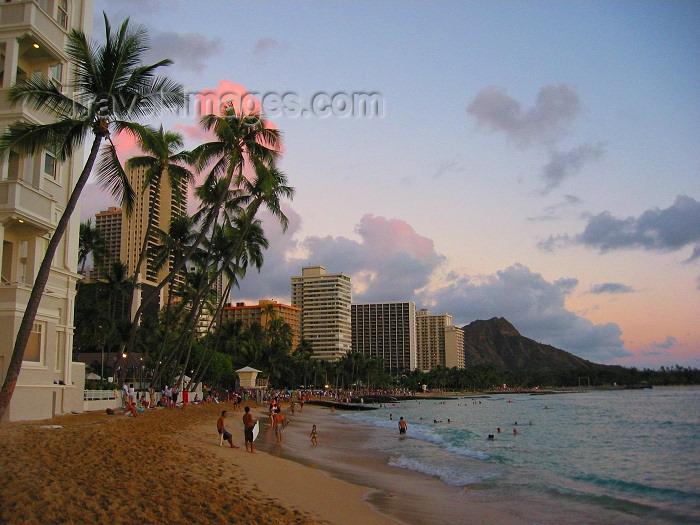 hawaii53: Oahu island - Waikiki beach: at sunset (photo by Rod Eime) - (c) Travel-Images.com - Stock Photography agency - Image Bank