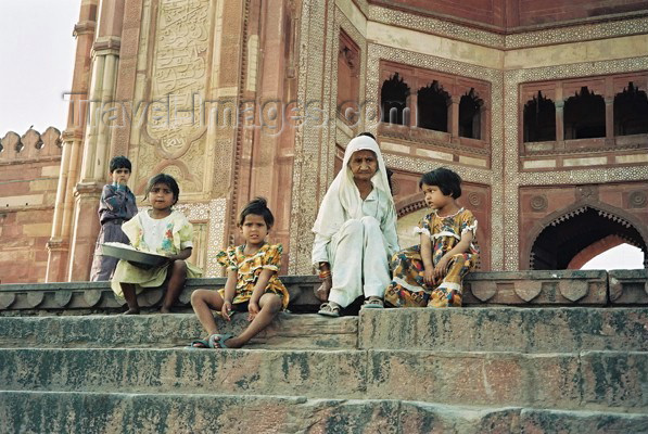 india202: India - Fatehpur Sikri: in the mosque's steps - Unesco world heritage site (photo by J.Kaman) - (c) Travel-Images.com - Stock Photography agency - Image Bank