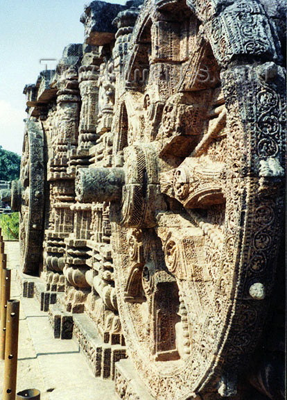 india223: India - Konarak - Orissa: Sun temple - chariot wheel - Unesco world heritage site - photo by G.Frysinger - (c) Travel-Images.com - Stock Photography agency - Image Bank