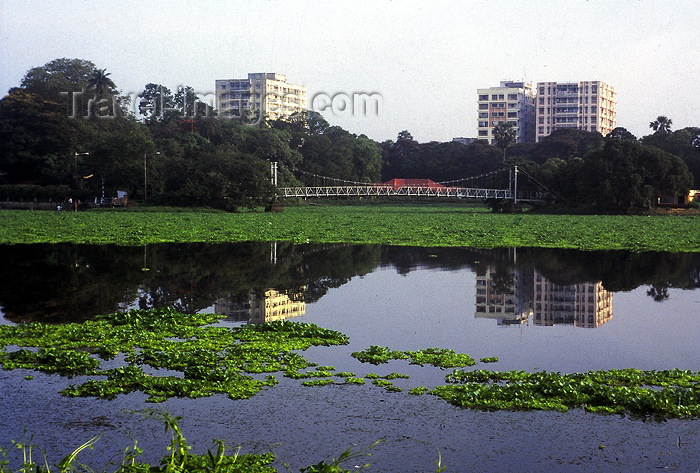 india226: India - Calcutta / Kolkata (West Bengal): skyline and water - photo by Anamit Sen - (c) Travel-Images.com - Stock Photography agency - Image Bank
