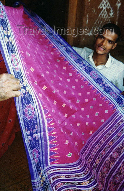 india255: India - Nuapatna - Orissa: the double-Ikat silk cloth design - photo by G.Frysinger - (c) Travel-Images.com - Stock Photography agency - Image Bank
