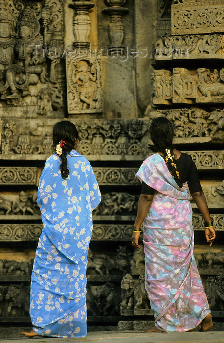 india299: India - Belur (Karnataka): women at Chennakeshava temple - photo by W.Allgöwer - (c) Travel-Images.com - Stock Photography agency - Image Bank