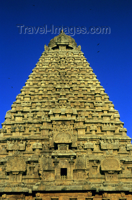 india78: India - Tanjore / Thanjavur (Tamil Nadu): Gopuram at Brihadeeswarar temple - part of the UNESCO World Heritage Site Great Living Chola Temples - religion - Hinduism  - photo by W.Allgöwer - (c) Travel-Images.com - Stock Photography agency - Image Bank