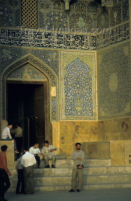 iran151: Iran - Isfahan: entrance to the Sheikh Lotf Allah Mosque - built by Shah Abbas I - eastern side of Naghsh-i Jahan Square - photo by W.Allgower - (c) Travel-Images.com - Stock Photography agency - Image Bank