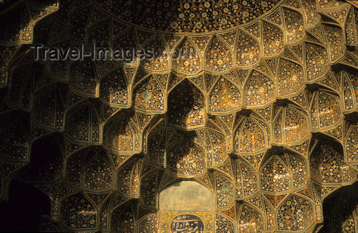 iran30: Iran - Isfahan: Mosque entrance - muqarna - stalactite vault - Persian architecture - photo by W.Allgower - (c) Travel-Images.com - Stock Photography agency - Image Bank
