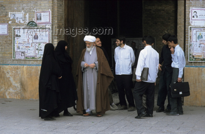 iran459: Iran - Qom: mullah - a Shia cleric speaks to members of his congregation - photo by W.Allgower - (c) Travel-Images.com - Stock Photography agency - Image Bank