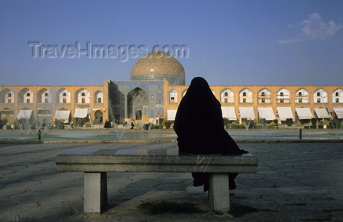 iran49: Iran - Isfahan: woman on a bench in Naghsh-i Jahan Square, looking at Sheikh Lotf Allah Mosque at nigh - photo by W.Allgower - (c) Travel-Images.com - Stock Photography agency - Image Bank