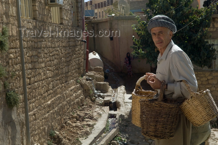 iraq77: Ahmediya / Amedi, Kurdistan, Iraq: basket seller - photo by J.Wreford - (c) Travel-Images.com - Stock Photography agency - Image Bank