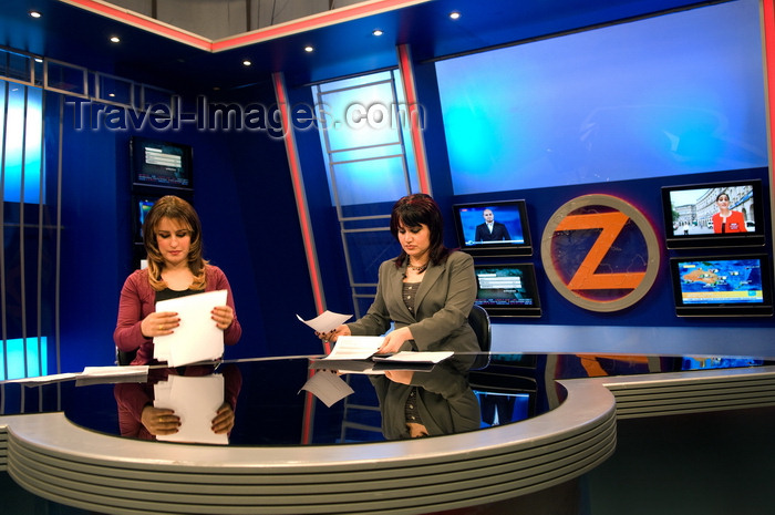 iraq96: Arbil / Erbil / Irbil / Hawler, Kurdistan, Iraq: news presenters at Zagros TV Studio - photo by J.Wreford - (c) Travel-Images.com - Stock Photography agency - Image Bank