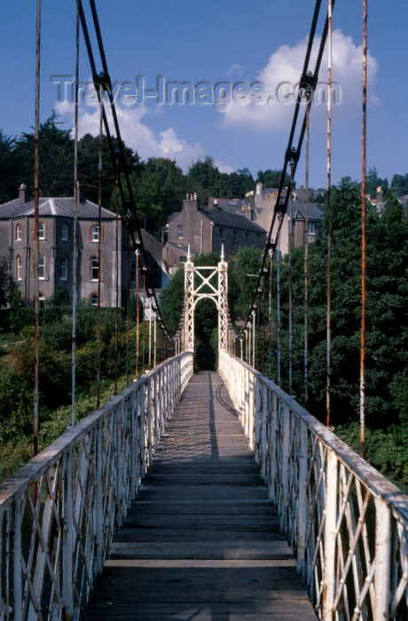 ireland16: Cork, County Cork, Ireland: Daly's bridge, spanning the River Lee - aka Shakey Brid - wrought iron suspension bridge for pedestrians - photo by A.Harries - (c) Travel-Images.com - Stock Photography agency - Image Bank