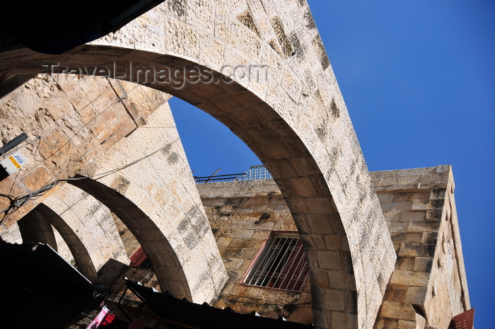 israel478: Jerusalem, Israel: stone masonry arches on El Wad Ha Gai street - used as butresses on this narrow street in the Muslim Quarter - photo by M.Torres - (c) Travel-Images.com - Stock Photography agency - Image Bank