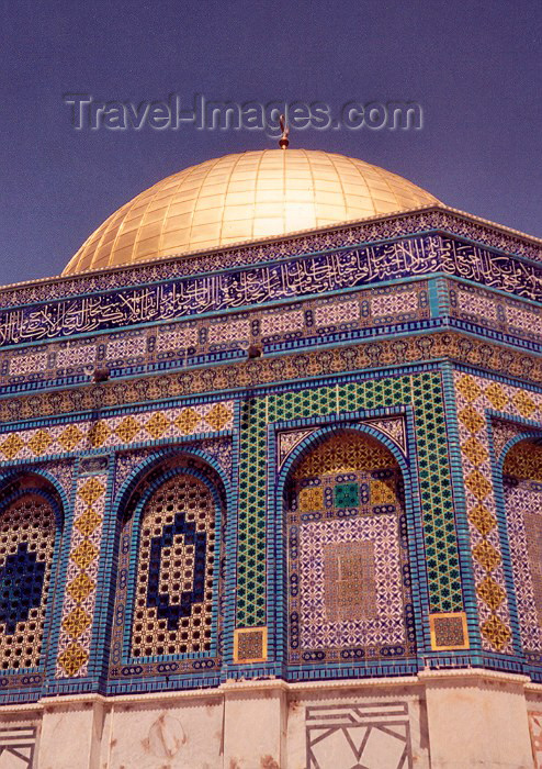 israel5: Jerusalem: Dome of the Rock shrine on Haram esh-Sharif - Esplanade of the Mosques (photo by Miguel Torres) - (c) Travel-Images.com - Stock Photography agency - Image Bank