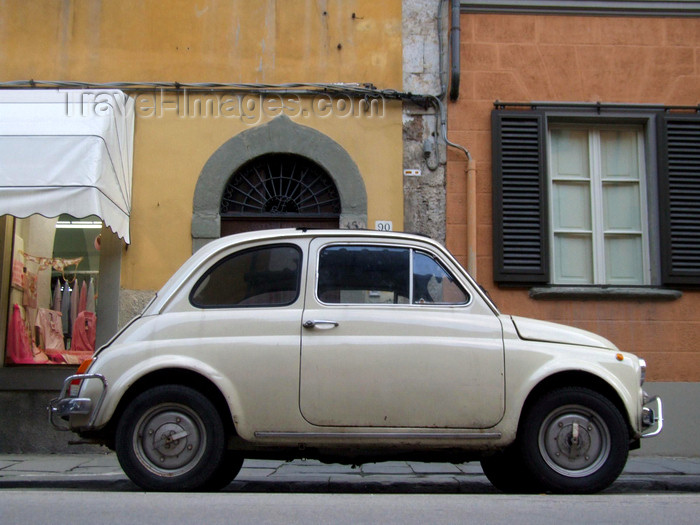 italy411: Pisa, Tuscany, Italy: Fiat 500 - very small Italian car - photo by M.Bergsma - (c) Travel-Images.com - Stock Photography agency - Image Bank