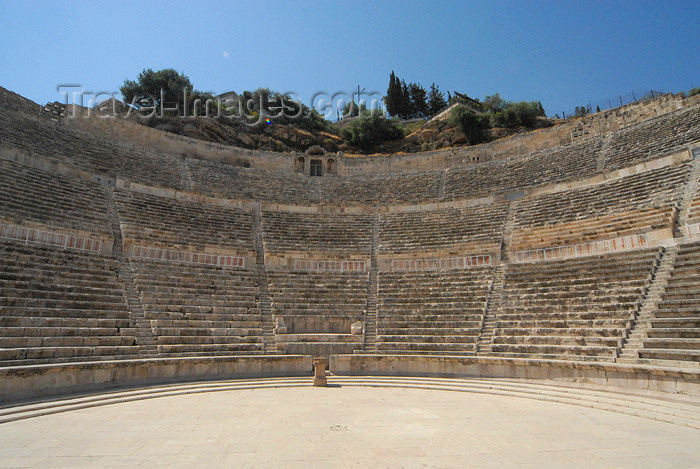 jordan18: Amman - Jordan: the Roman theatre can seat 6.000 spectators / civic theater - photo by M.Torres - (c) Travel-Images.com - Stock Photography agency - Image Bank