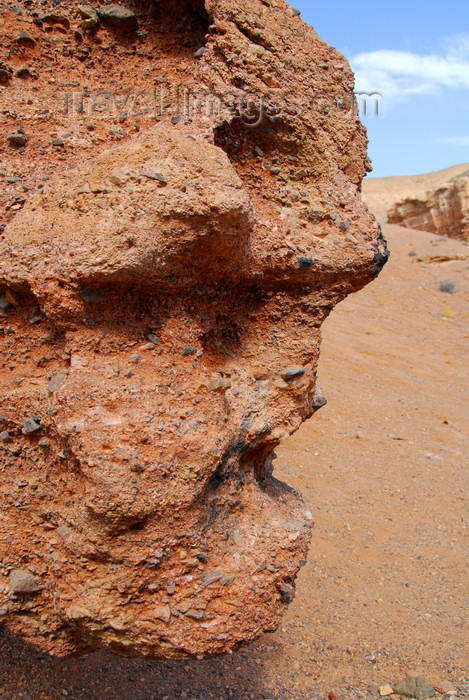 kazakhstan64: Kazakhstan, Charyn Canyon: Valley of the Castles - scary face - rock sculpture - photo by M.Torres - (c) Travel-Images.com - Stock Photography agency - Image Bank