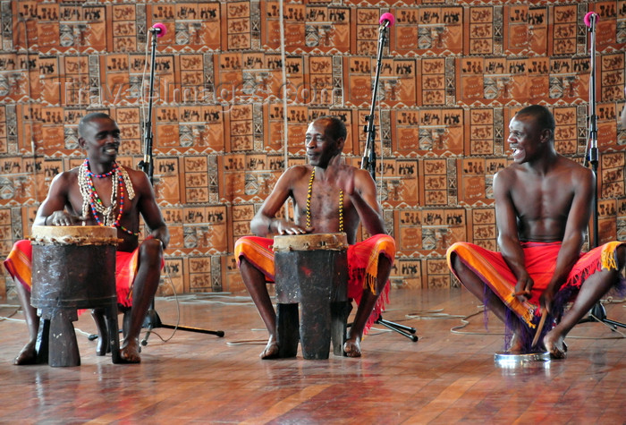 kenya163: Langata, Nairobi, Kenya: musicians playing traditional instruments - Bomas of Kenya - photo by M.Torres - (c) Travel-Images.com - Stock Photography agency - Image Bank