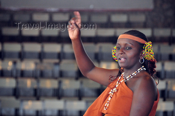 kenya165: Langata, Nairobi, Kenya: female dancer - Bomas of Kenya - photo by M.Torres - (c) Travel-Images.com - Stock Photography agency - Image Bank