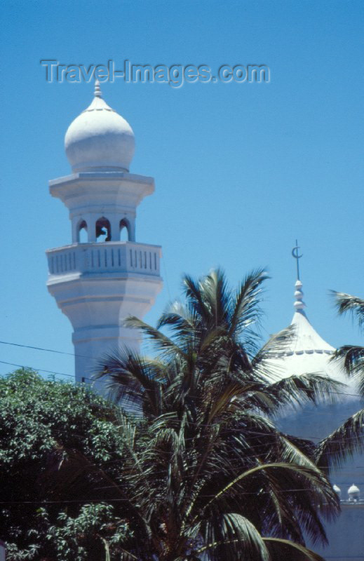 kenya5: Kenya - Mombasa / Mombassa / MBA: white mosque - photo by F.Rigaud - (c) Travel-Images.com - Stock Photography agency - Image Bank