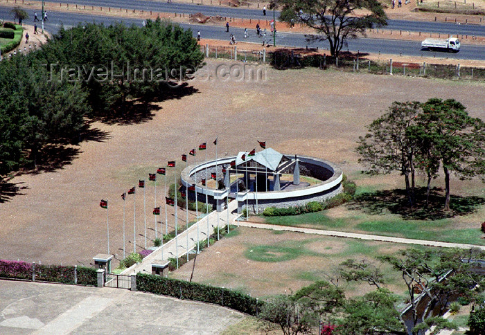 kenya58: Africa - Nairobi: tomb - Jomo Kenyatta mausoleum - Uhuru park - Langata Road - Uhuru Gardens, Freedom Park (photo by F.Rigaud) - (c) Travel-Images.com - Stock Photography agency - Image Bank