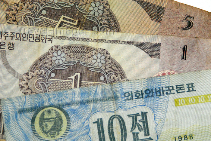 korean11: North Korea / DPRK - Won bank notes - North Korean currency  (photo by Miguel Torres) - (c) Travel-Images.com - Stock Photography agency - Image Bank