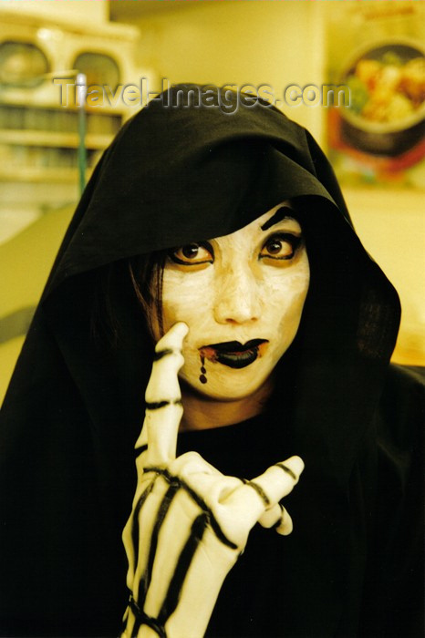 koreas47: Asia - South Korea - Halloween  - woman in black - photo by S.Lapides - (c) Travel-Images.com - Stock Photography agency - Image Bank
