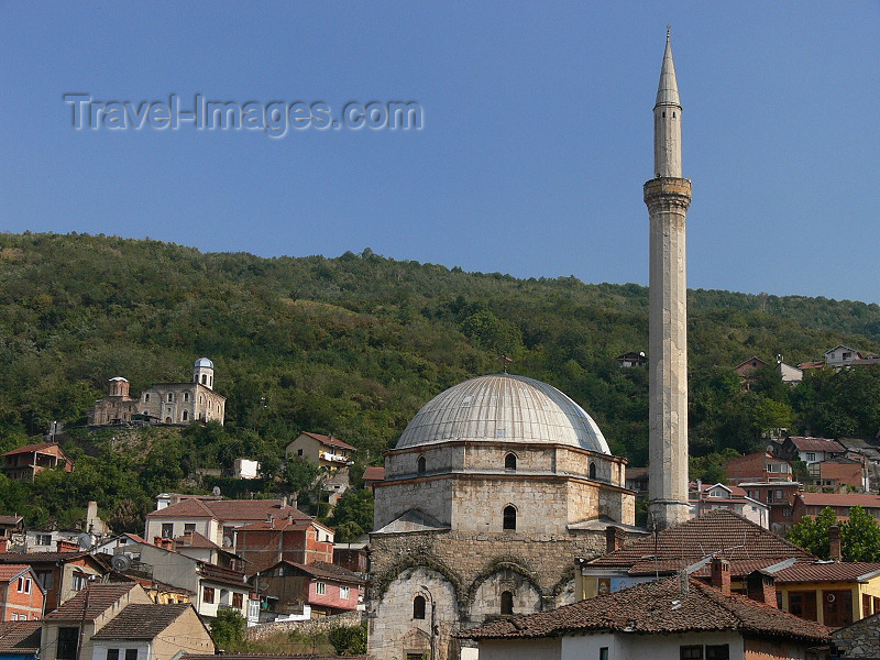 kosovo1: Kosovo - Prizren / Prizreni: the 14th century St Saviour Church above the 16th century Sinan Pasha mosque - Old town - photo by J.Kaman - (c) Travel-Images.com - Stock Photography agency - Image Bank