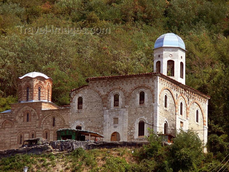 kosovo71: Kosovo - Prizren / Prizreni: ruined Serbian Orthodox Church of the Savior above the town - Sveti Spas - photo by J.Kaman - (c) Travel-Images.com - Stock Photography agency - Image Bank